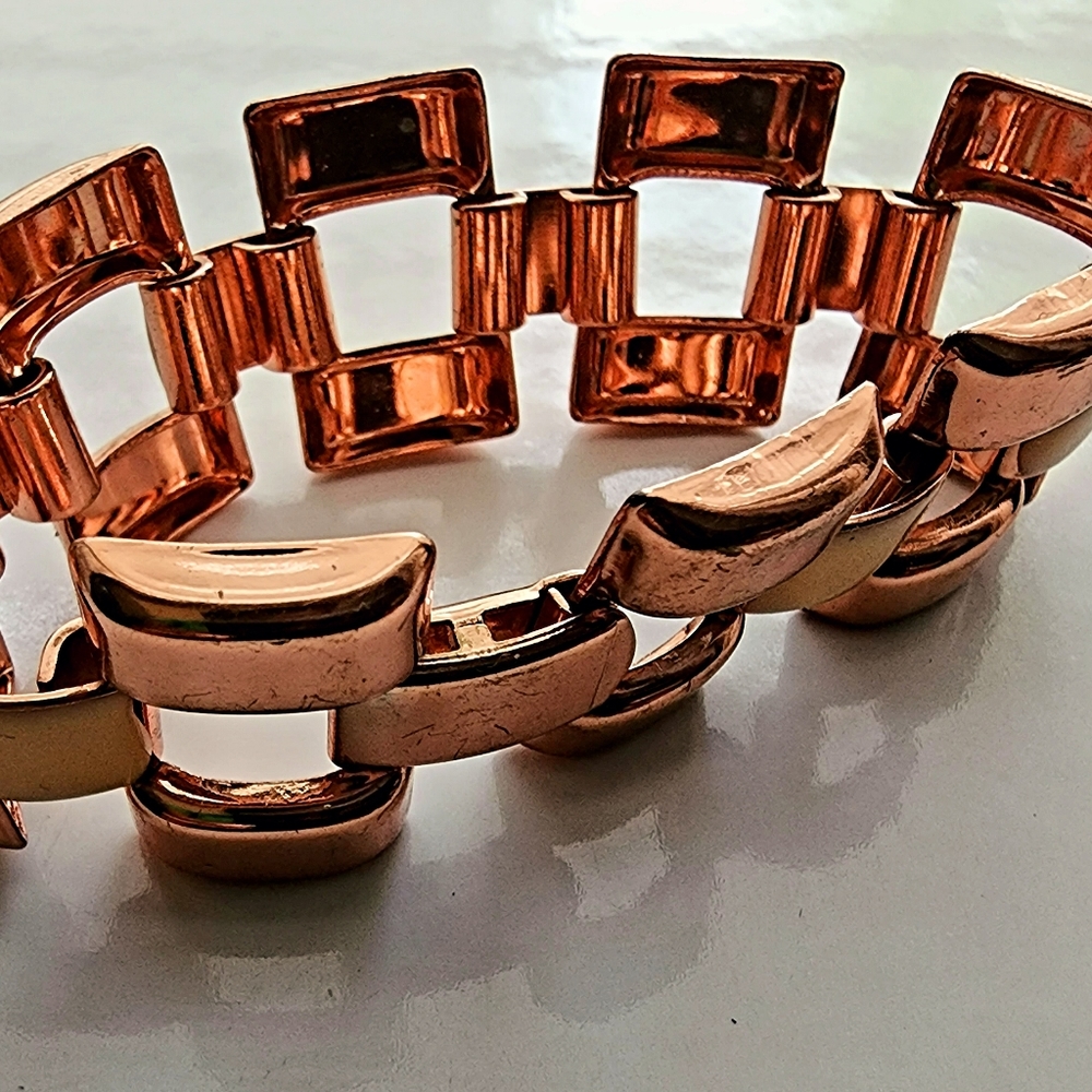 Rose gold with cream enameled link bracelet, contemporary, classic look, bougie - Picture 4 of 6